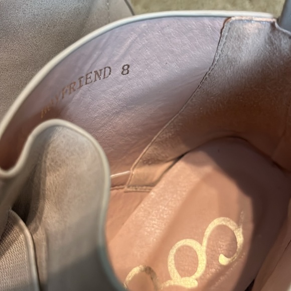 Boots - Picture 3 of 6